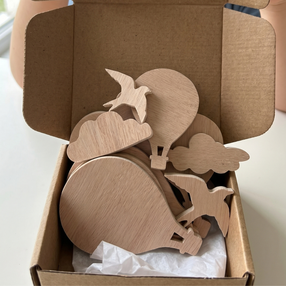 Kit décoration murale enfant montgolfières et nuages à peindre (DIY)